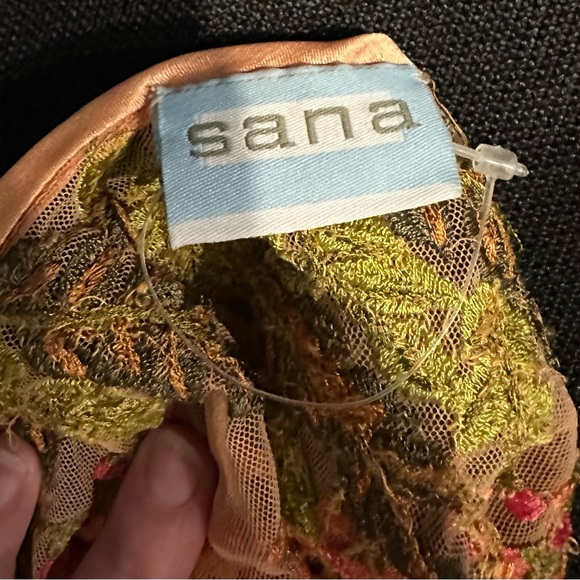 SANA tunic with detailed floral embroidery light pink with tassels - Picture 3 of 7